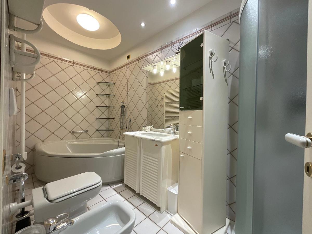 Tito Livio Deluxe Accommodation Padova Exterior photo